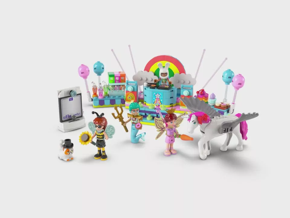 LEGO® Friends. Bal przebierańców z jednorożcem i wróżką 42661 - tantis.pl