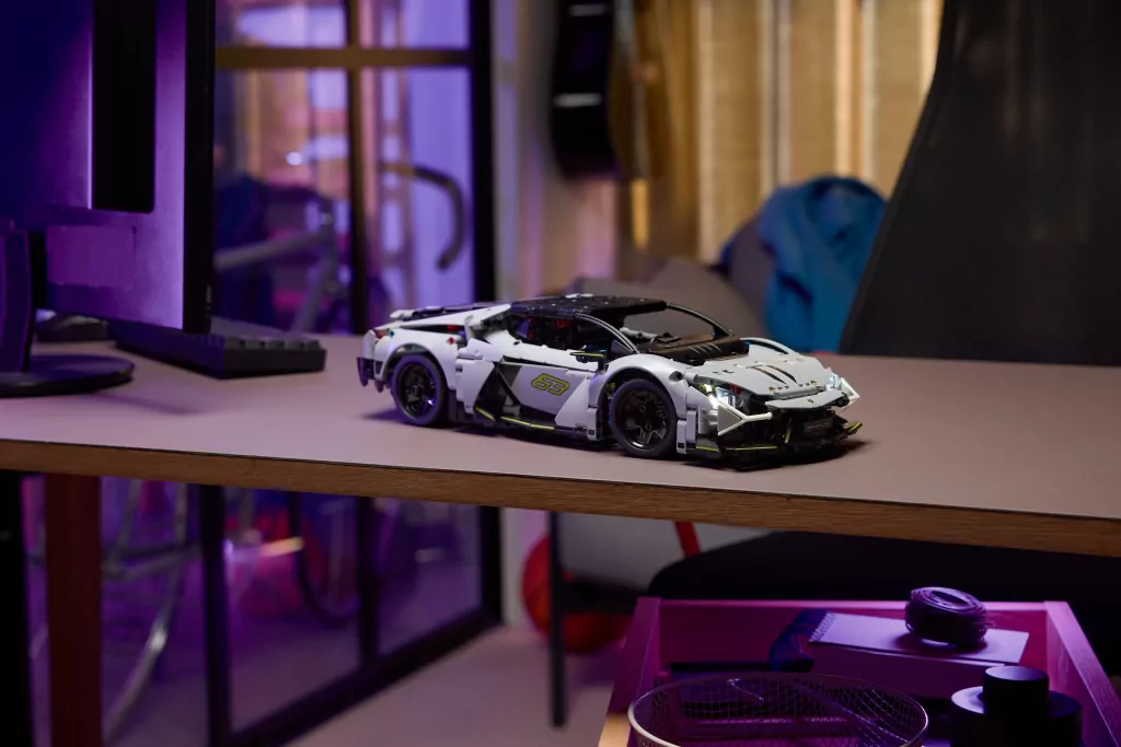 LEGO® Supersamochód Lamborghini Revuelto 42214 - tantis.pl