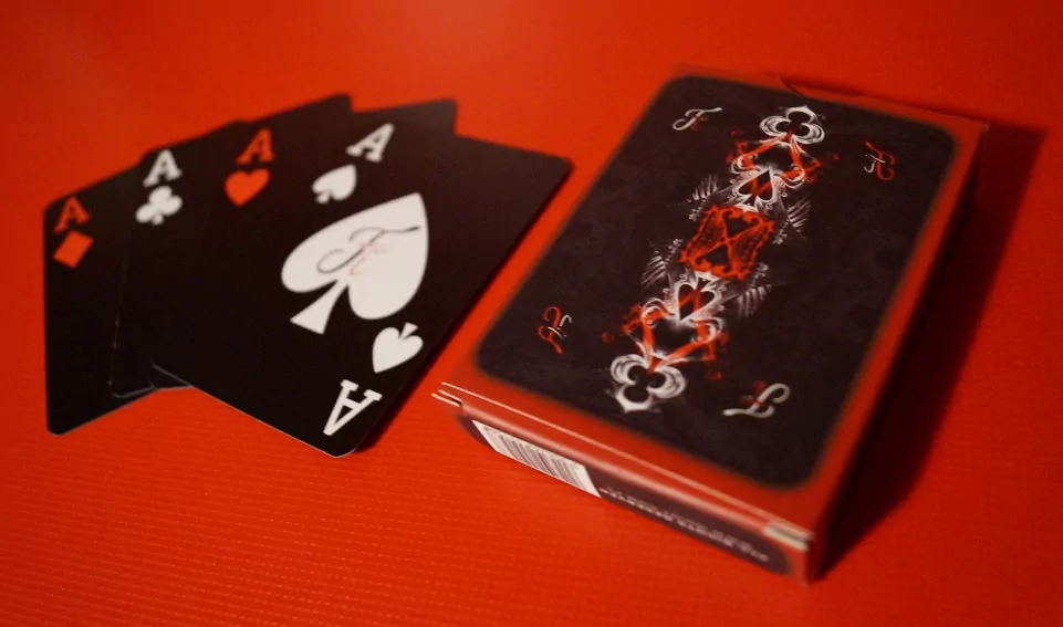 Karty Black Deck FINAL TABLE - tantis.pl