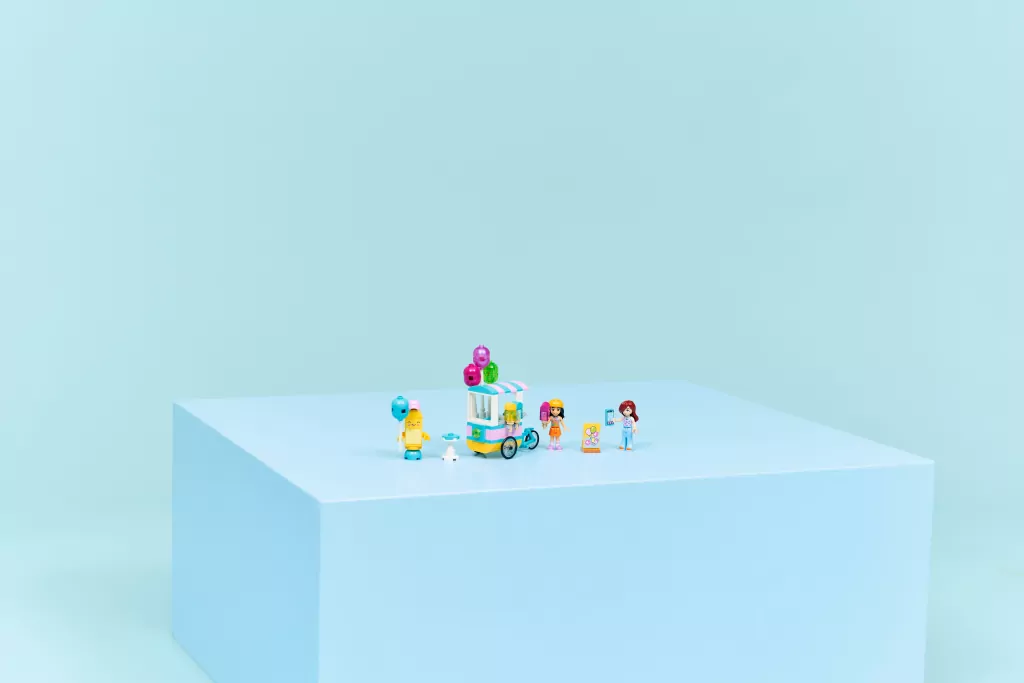 LEGO® Firends. Stoisko z lodami i balonami 42692 - tantis.pl