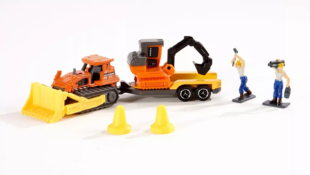 Matchbox. Samochód z przyczepą i akcesoriami - tantis.pl