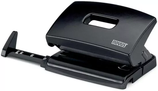 Dziurkacz C216 czarny