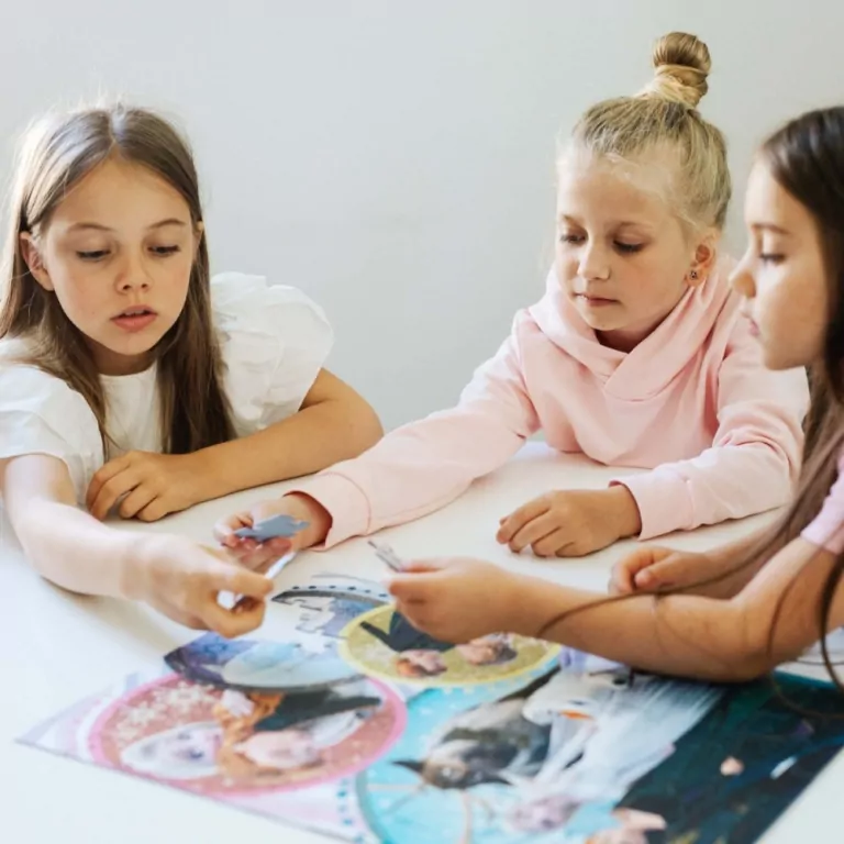 Glitter puzzle 100. Frozen 2 - tantis.pl