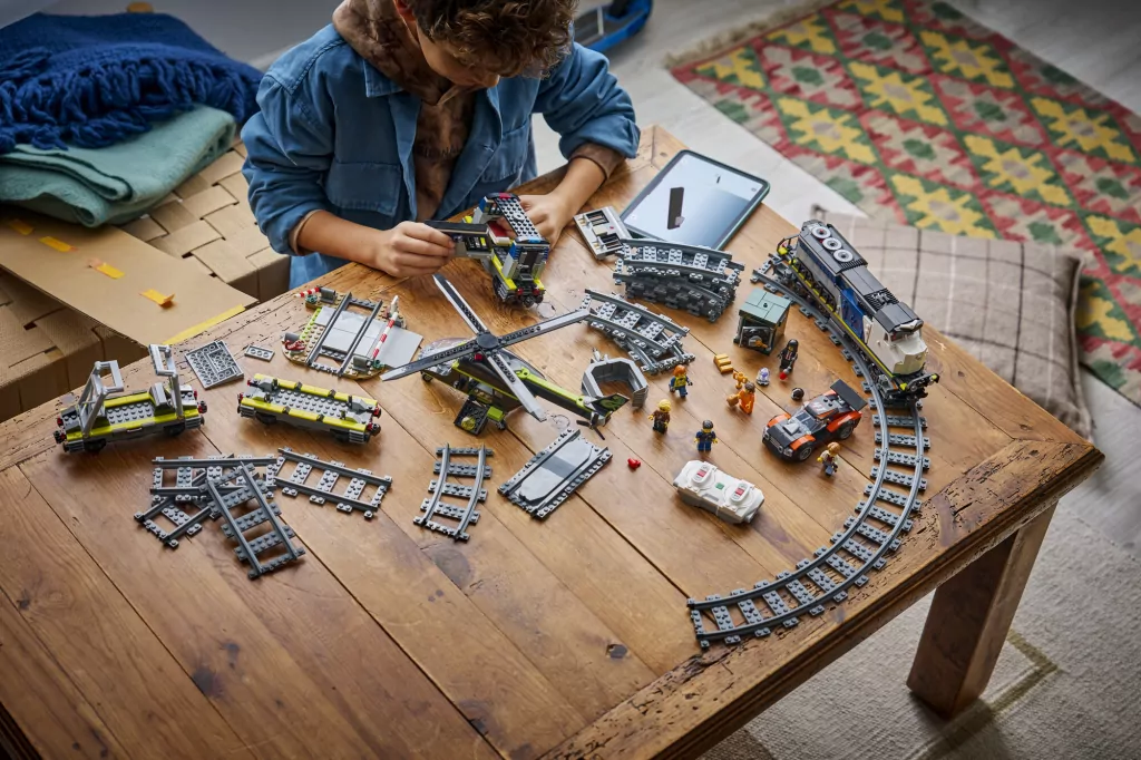 LEGO® Napad na policyjny pociąg 60508 - tantis.pl