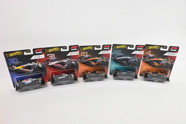Hot Wheels Premium Formuła 1 - tantis.pl