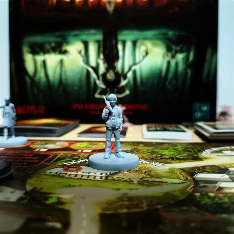 Stranger Things. Po drugiej Stronie - tantis.pl