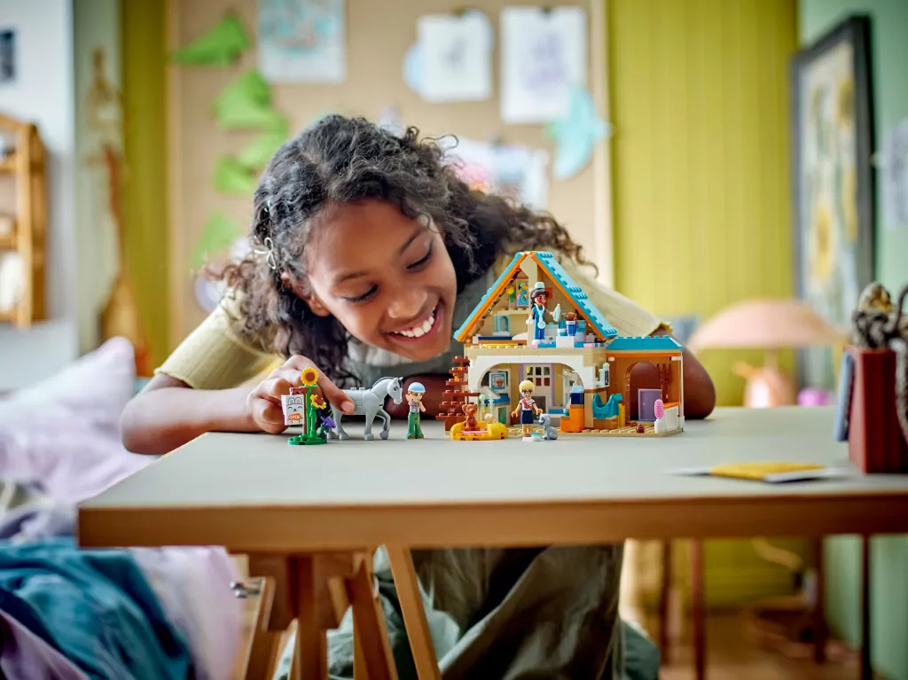 LEGO® Koń i lecznica dla zwierząt 42651 - tantis.pl