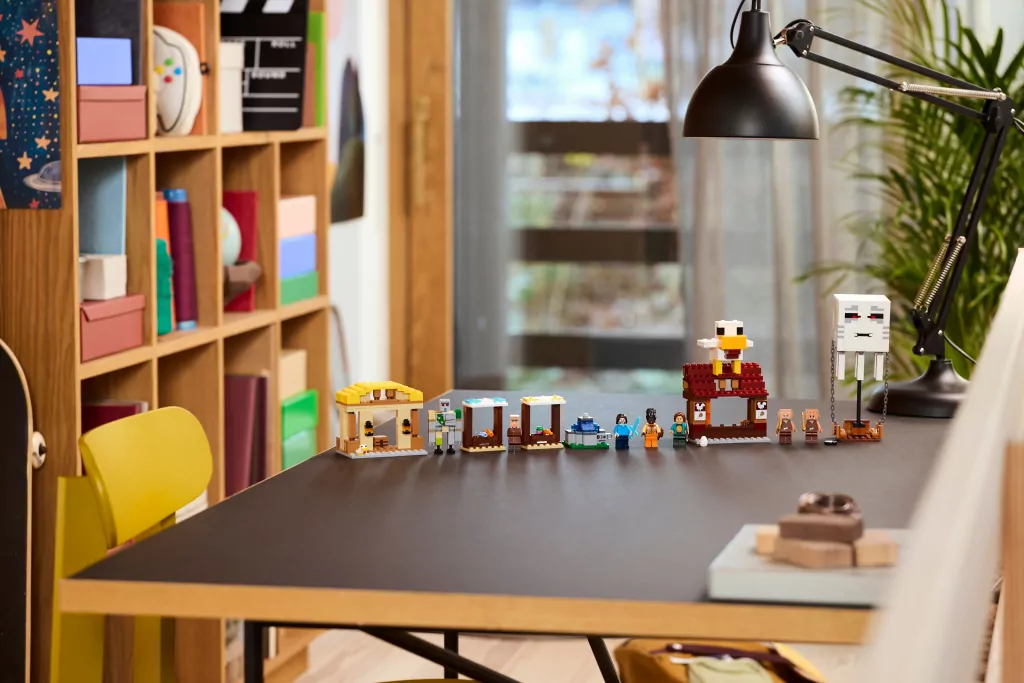 LEGO® Minecraft. Atak balonowego Ghasta na wioskę 21273 - tantis.pl