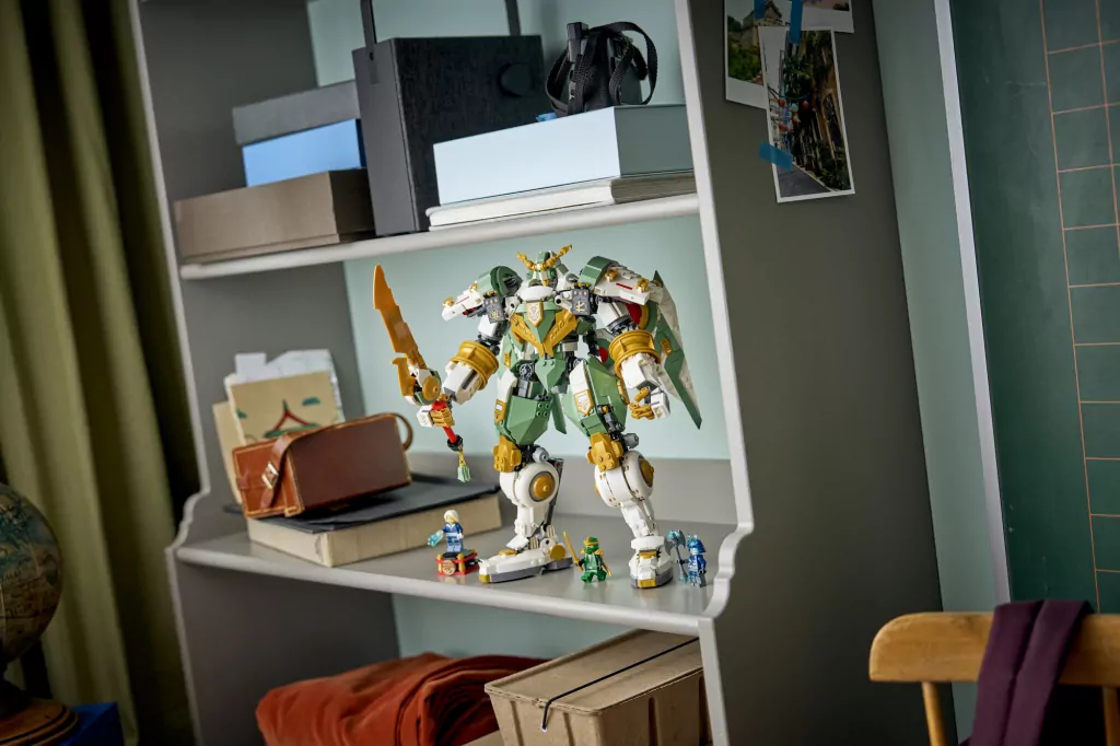 LEGO® Tytanowy mech Lloyda — 15. rocznica 71860 - tantis.pl
