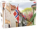 Puzzle 1000. Around the World. Northern Stars Street in Bergen with Norwegian Flags - tantis.pl