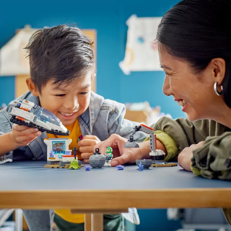 LEGO® City. Statek kosmiczny i odkrywanie asteroidy 60429 - tantis.pl