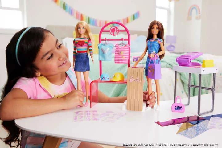 Barbie Projektantka mody Zestaw z lalką i akcesor. - tantis.pl