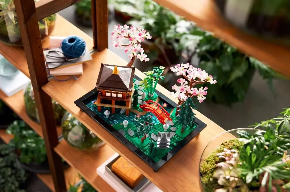 LEGO® Icons. Zaciszny ogród. 10315 - tantis.pl