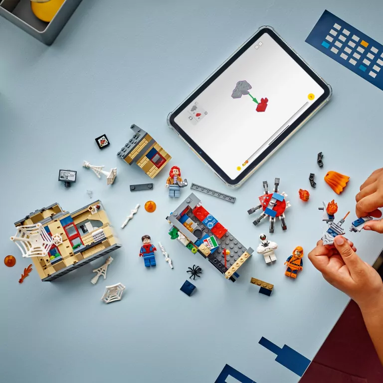 LEGO® Super Mario.  Mario Kart™ — Interaktywna figurka LEGO® Mario™ i Standard Kart 72043 - tantis.pl