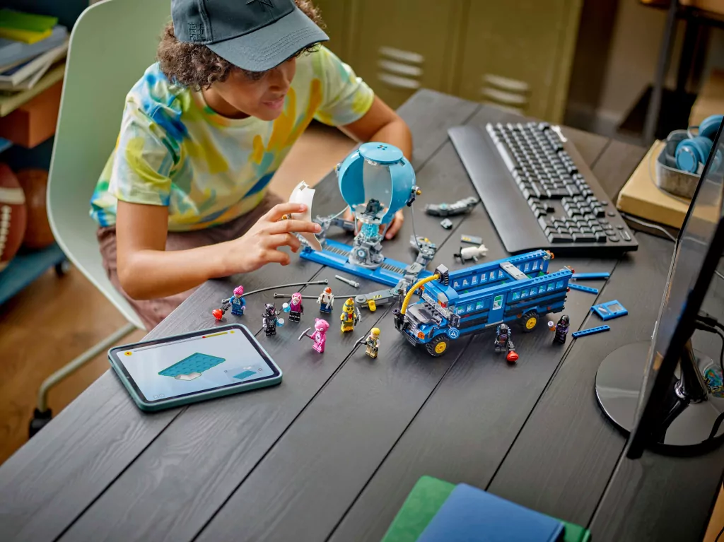 LEGO® Fortnite Bus Bojowy 77073 - tantis.pl