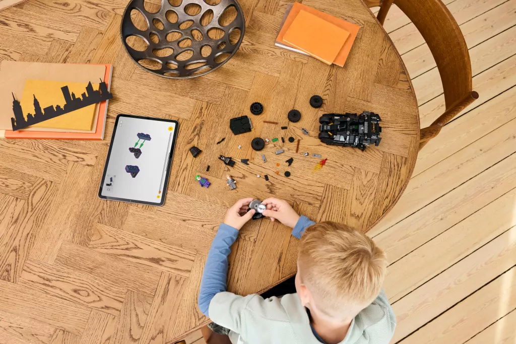 LEGO® Tumbler Batmana™ kontra Dwie Twarze i Joker™ 76303 - tantis.pl