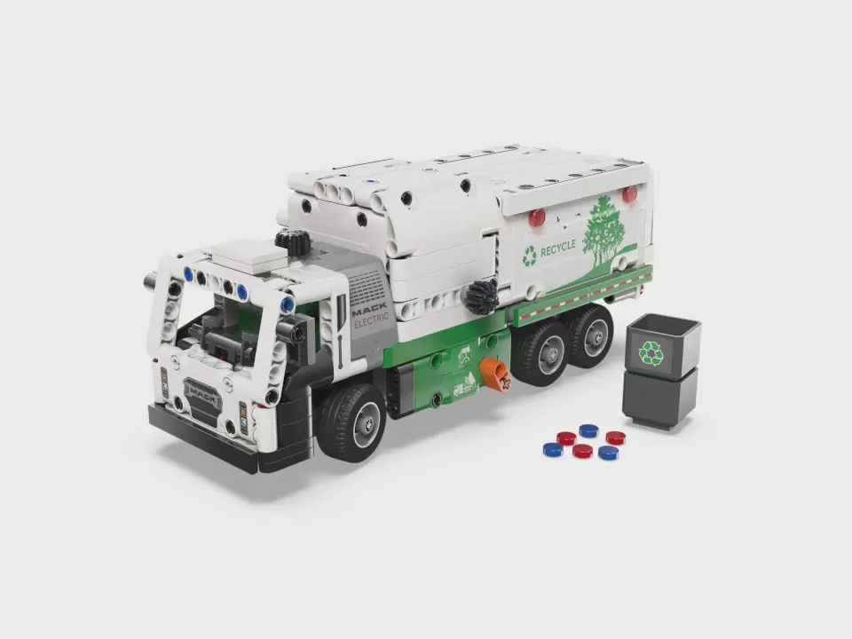 LEGO® Technic. Śmieciarka Mack LR Electric 42167 - tantis.pl