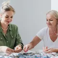Puzzle 2000. Wiejska chatka - tantis.pl