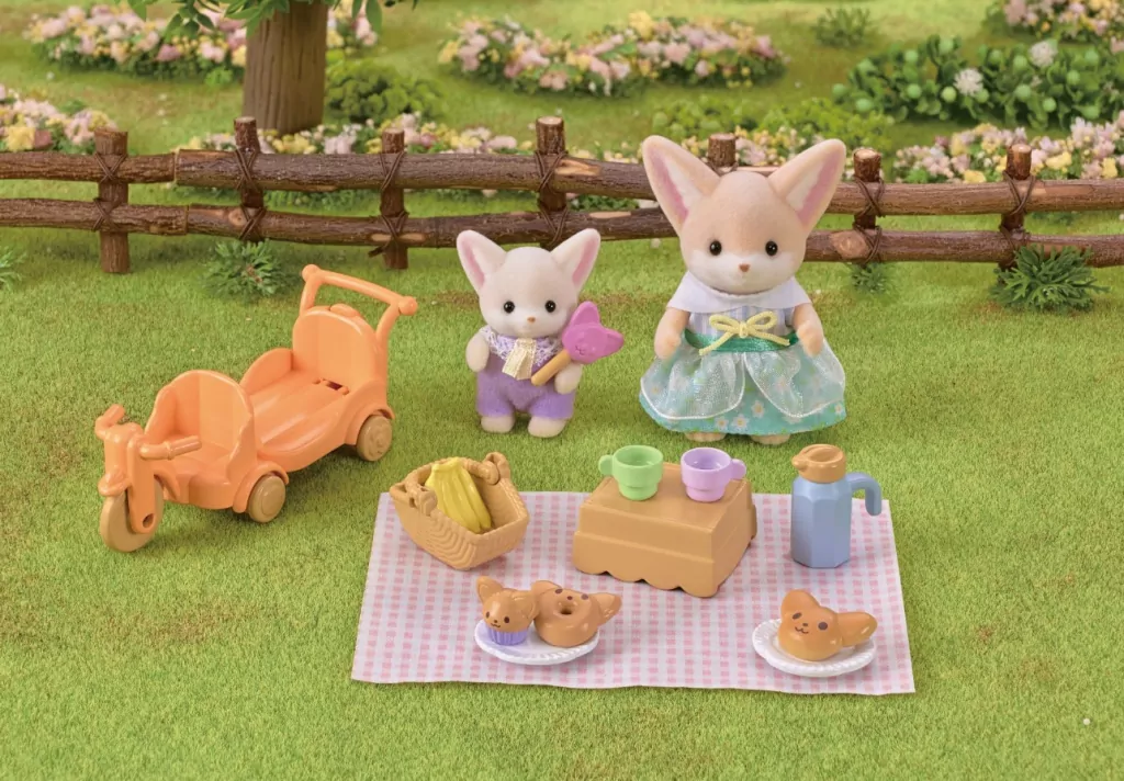 Sylvanian Families Rodzina lisów pustynnych na pikniku 5698 - tantis.pl