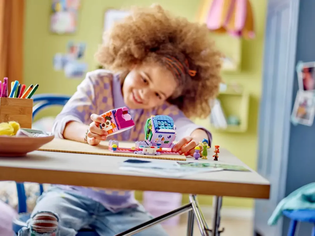 LEGO® Disney. W głowie się nie mieści 2- kostki z emocjami 43248 - tantis.pl