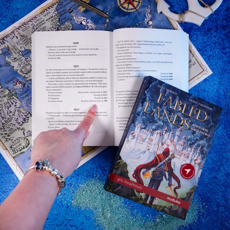Fabled Lands: Nad morzem ciemnym jak krew. Gra książkowa - tantis.pl