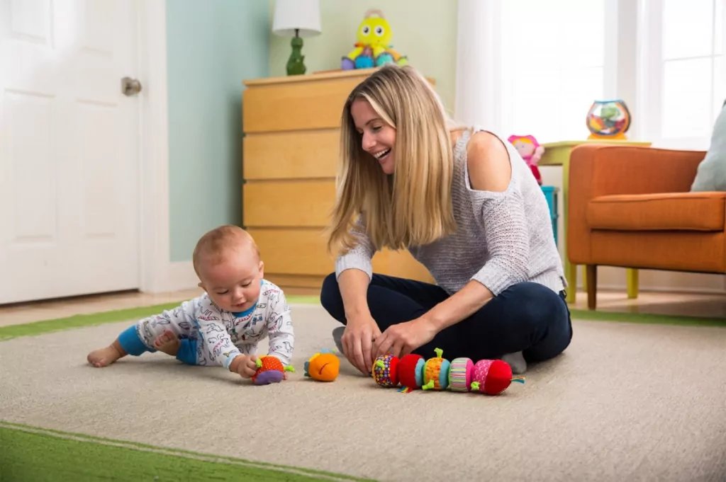 Gąsienica Lamaze mix and match TOMY - tantis.pl