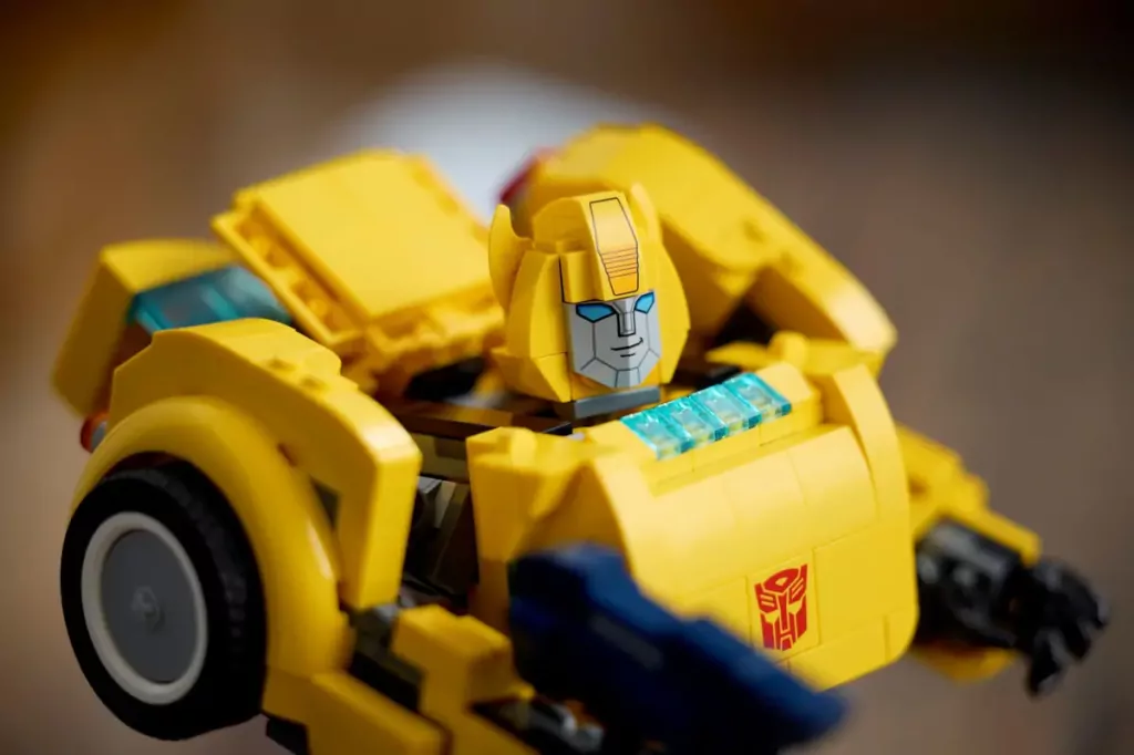 LEGO® Icons. Transformers Bumblebee 10338 - tantis.pl
