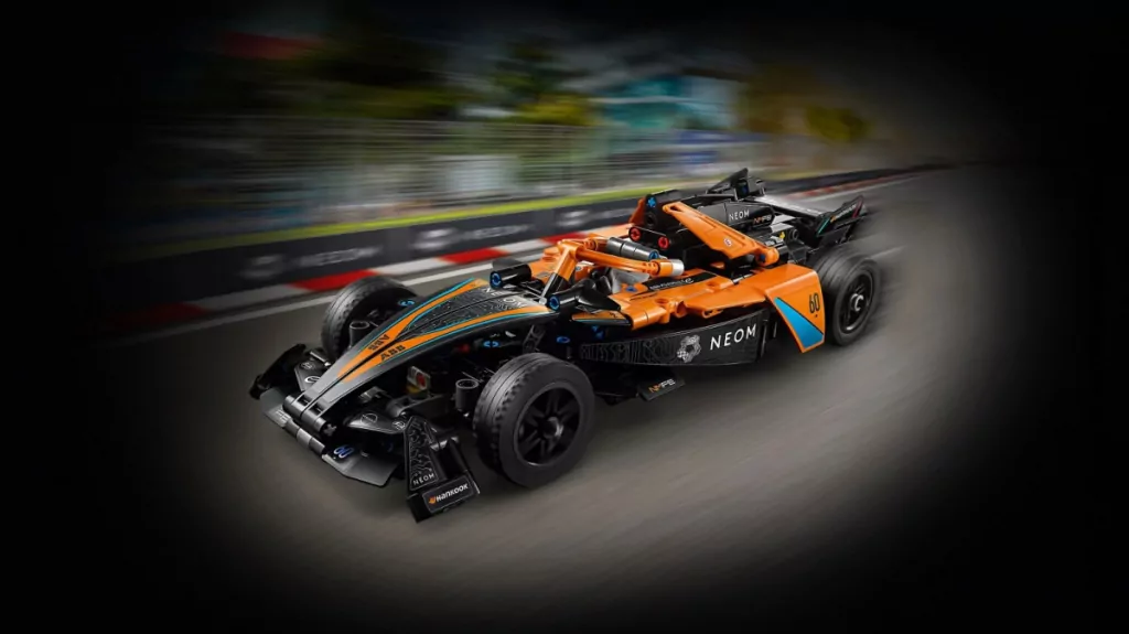 LEGO® Technic. NEOM McLaren Formula E Race Car 42169 - tantis.pl