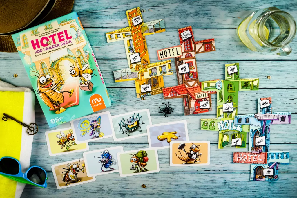 Hotel pod pajęczą siecią. Gra karciana o zakwaterowaniu owadów w hotelu. MUDUKO - tantis.pl