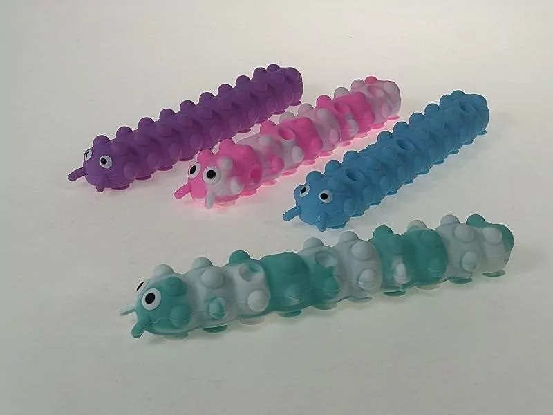 Gąsienica sensoryczna 26cm z przyssawkami MIX - tantis.pl