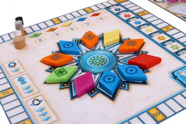 Azul. Letni pawilon. Gra Michaela Kieslinga - tantis.pl