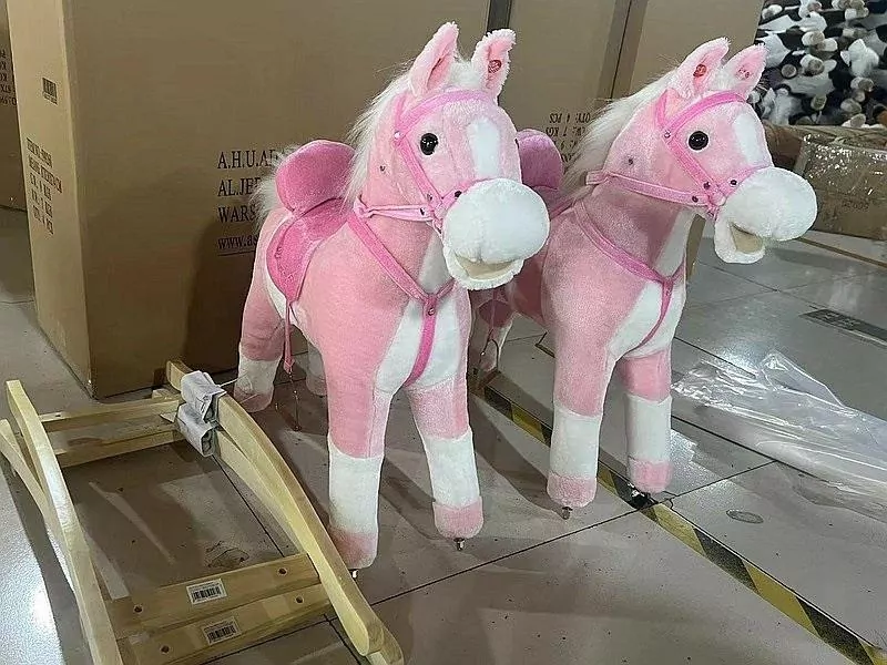 Koń na biegunach z dźwiękiem - tantis.pl