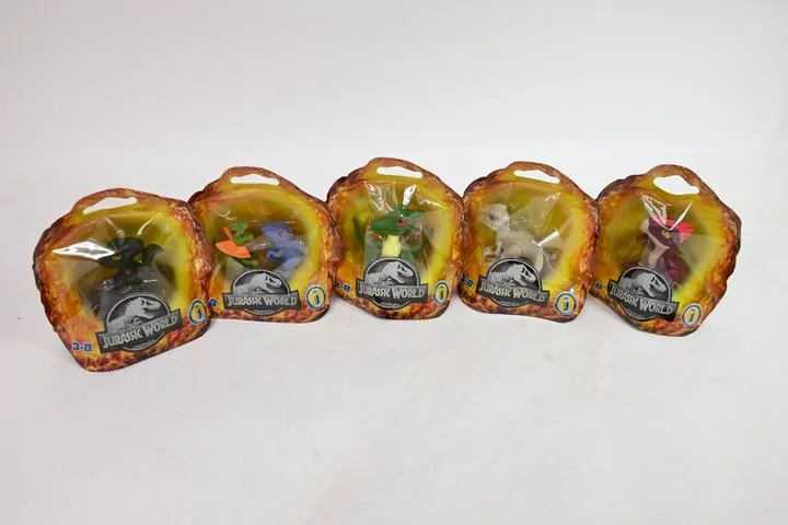 Jurrasic World Baby Dino - tantis.pl