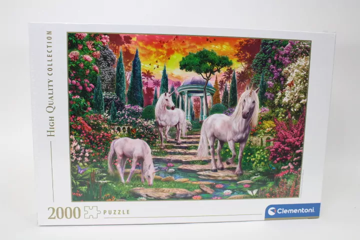 Clementoni. Puzzle 2000. HQ Classical Garden Unicorns - tantis.pl