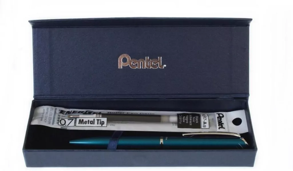 Eleganckie pióro kulkowe EnerGel 0,7 mm BL2007-S zielone w etui - tantis.pl