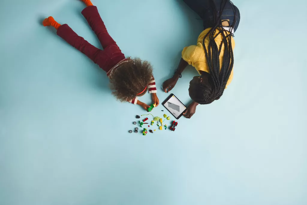 LEGO® Pościg Spina za Electro w dinopojeździe 11198 - tantis.pl