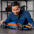 LEGO® Technic. Samochód wyścigowy McLaren Formula 1™. 42141 - tantis.pl