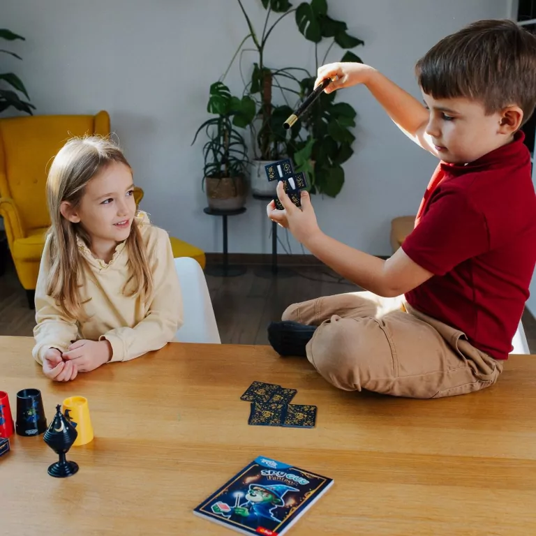 Magiczne sztuczki Zestaw Startowy Magika TREFL - tantis.pl