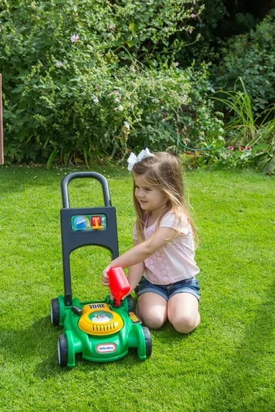 Chodzik pchacz Kosiarka. Little tikes - tantis.pl