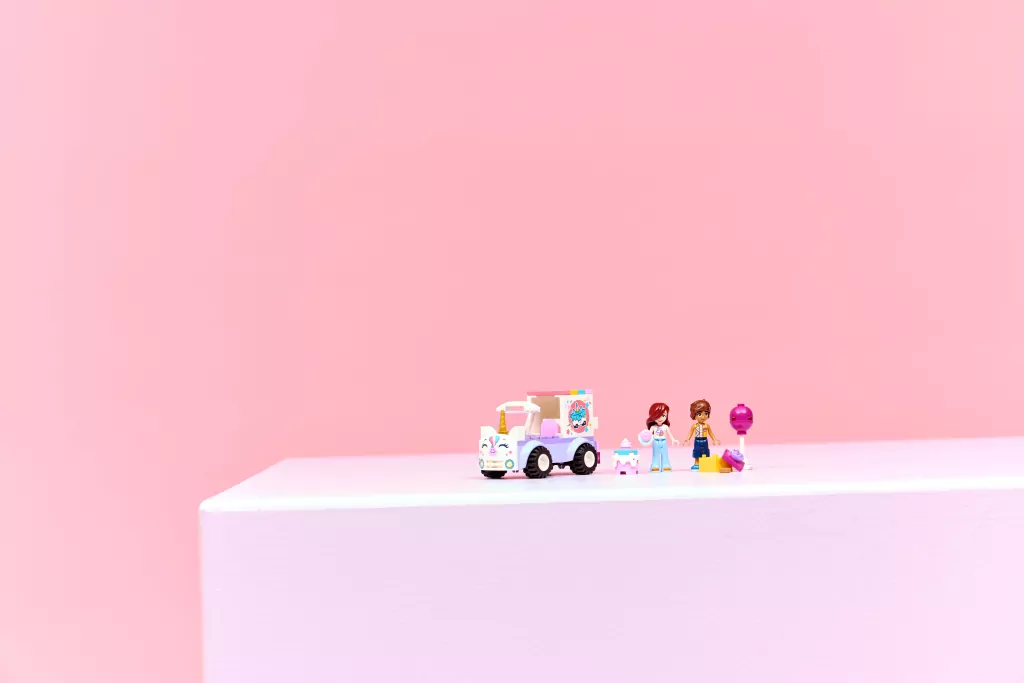 LEGO® Friends . Jednorożcowa dostawa tortu 42675 - tantis.pl