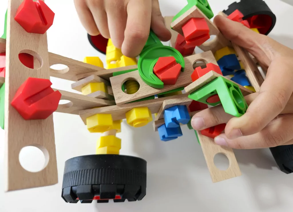 Mały Konstruktor Junior. 150 elementów - tantis.pl