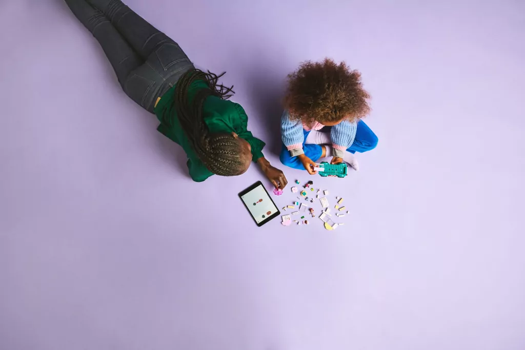 LEGO® Furgonetka z lodami w mieście Heartlake 42644 - tantis.pl