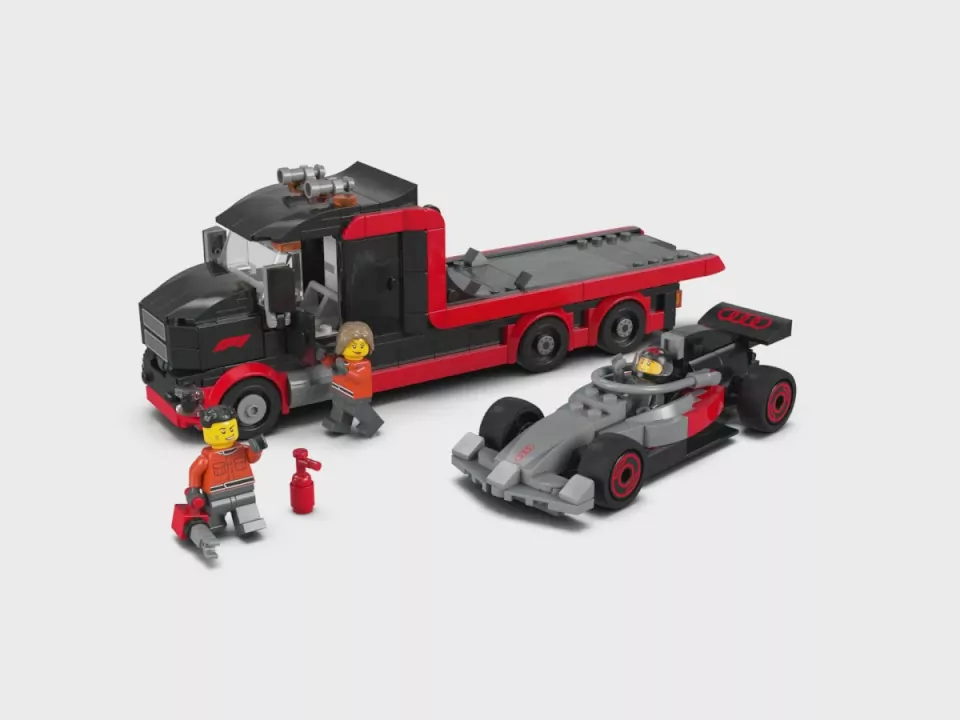 LEGO® Ciężarówka F1® z bolidem Audi F1® 60493 - tantis.pl