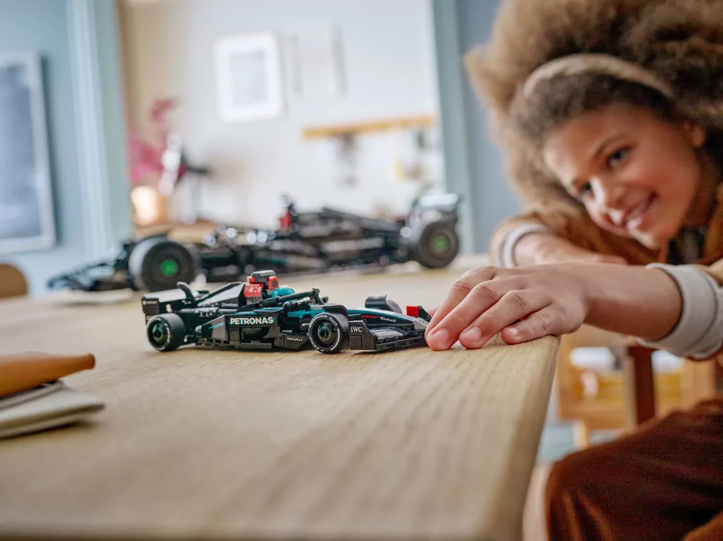 LEGO® Speed Champions. Bolid F1® Mercedes-AMG W15 77244 - tantis.pl