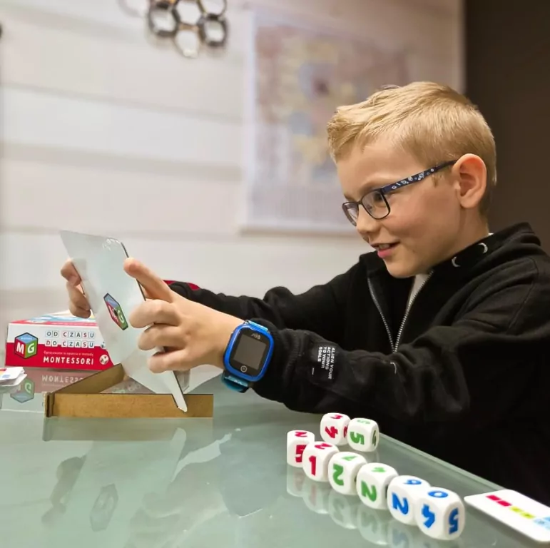 Od czasu do czasu. Zegar edukacyjny Montessori - tantis.pl