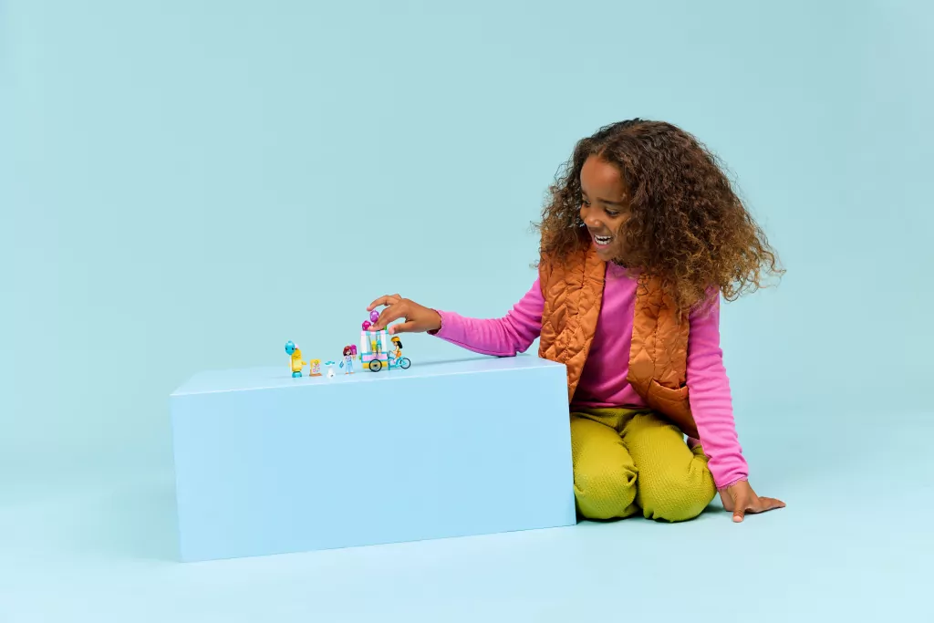 LEGO® Firends. Stoisko z lodami i balonami 42692 - tantis.pl