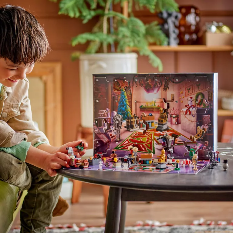 LEGO® Kalendarz adwentowy na 2025 rok 75418 - tantis.pl