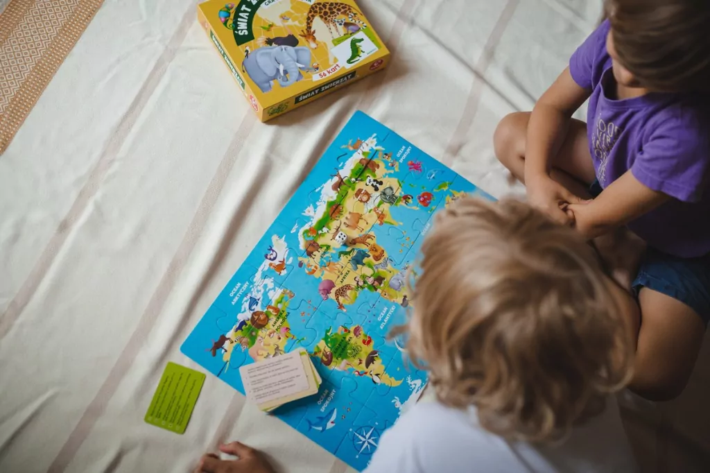 Świat zwierząt. Edukacyjna gra karciana - tantis.pl