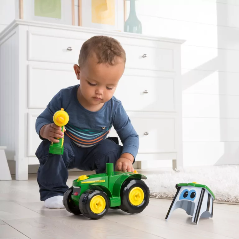 Tomy. Traktor John Deere - tantis.pl