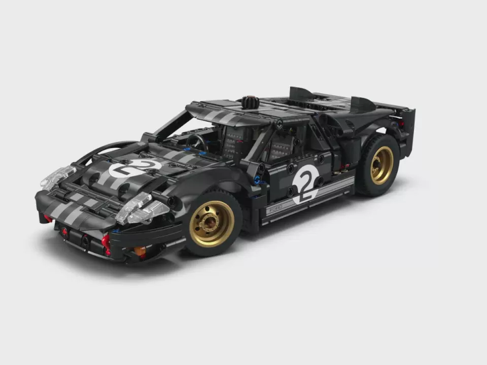 LEGO® Technic.  Samochód wyścigowy 1966 Ford 42223 - tantis.pl
